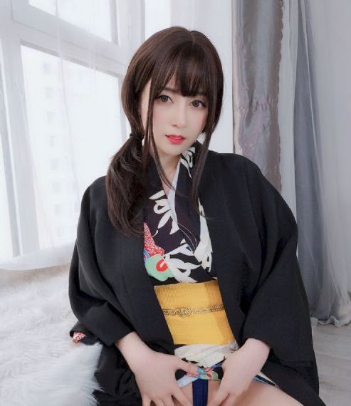 美女光屁股无内裤护士_720影视在线观看