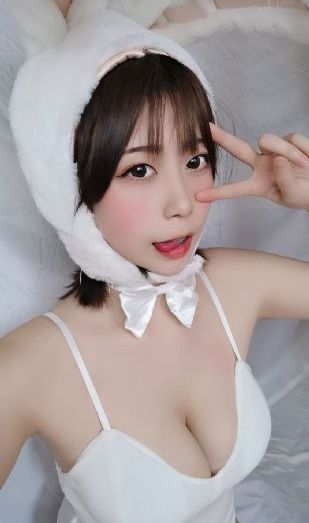 av伊人av_高清全集免费播放
